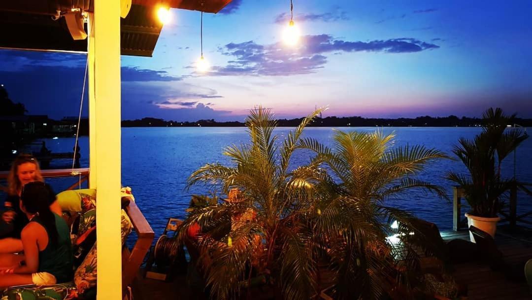 Hostel Mamallena Bocas Del Toro (Adults Only) Eksteriør bilde